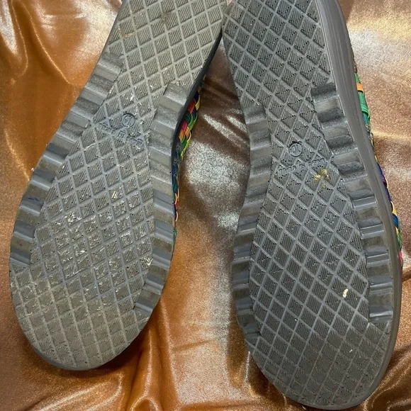 White mountain size W10 rainbow Mary Janes with wedge heel Super cute comfy Fc 2 - Picture 6 of 6